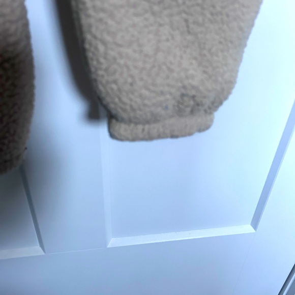 Comfy and warm Nike Therma-fit joggers, size small. - Picture 7 of 13